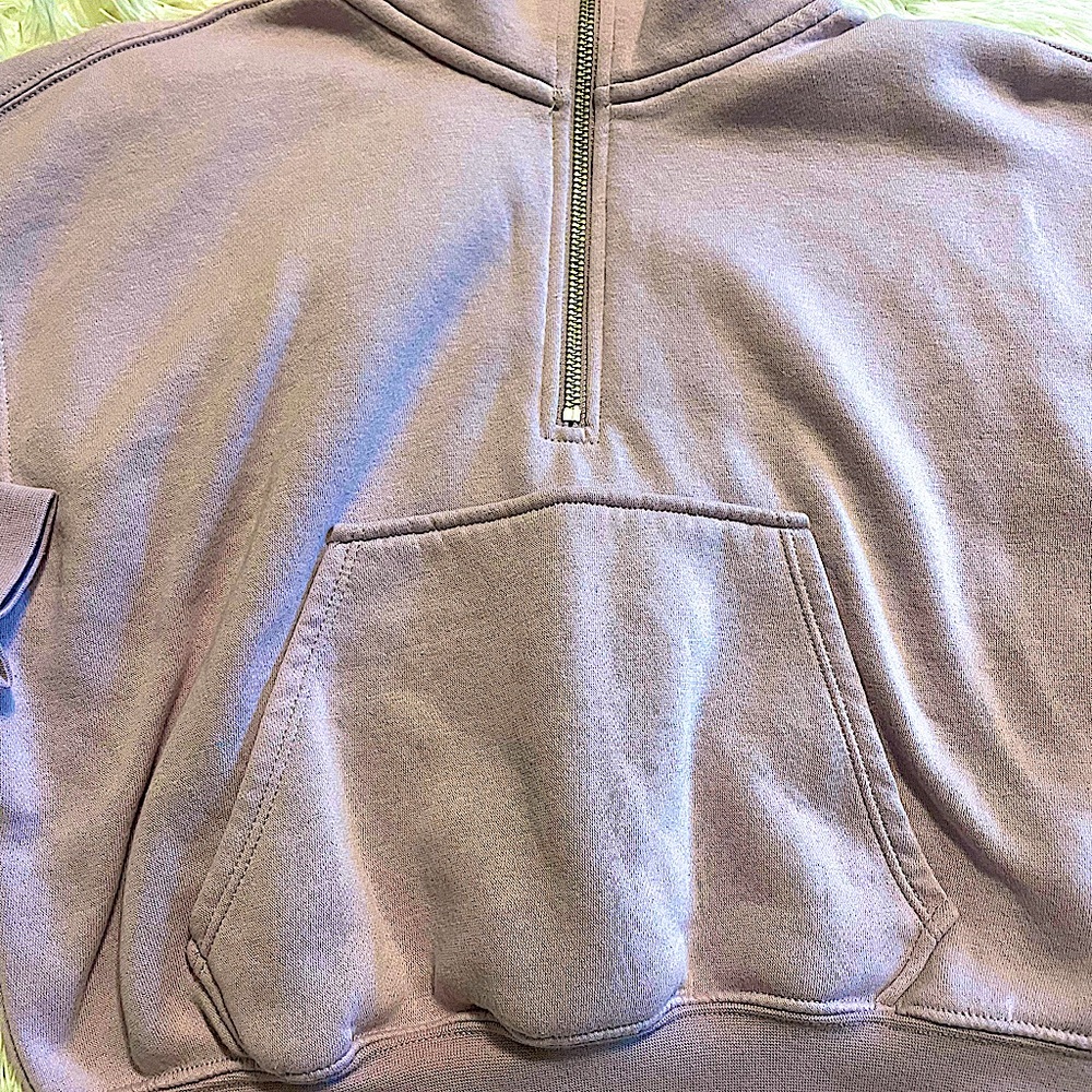 Cropped Crewneck